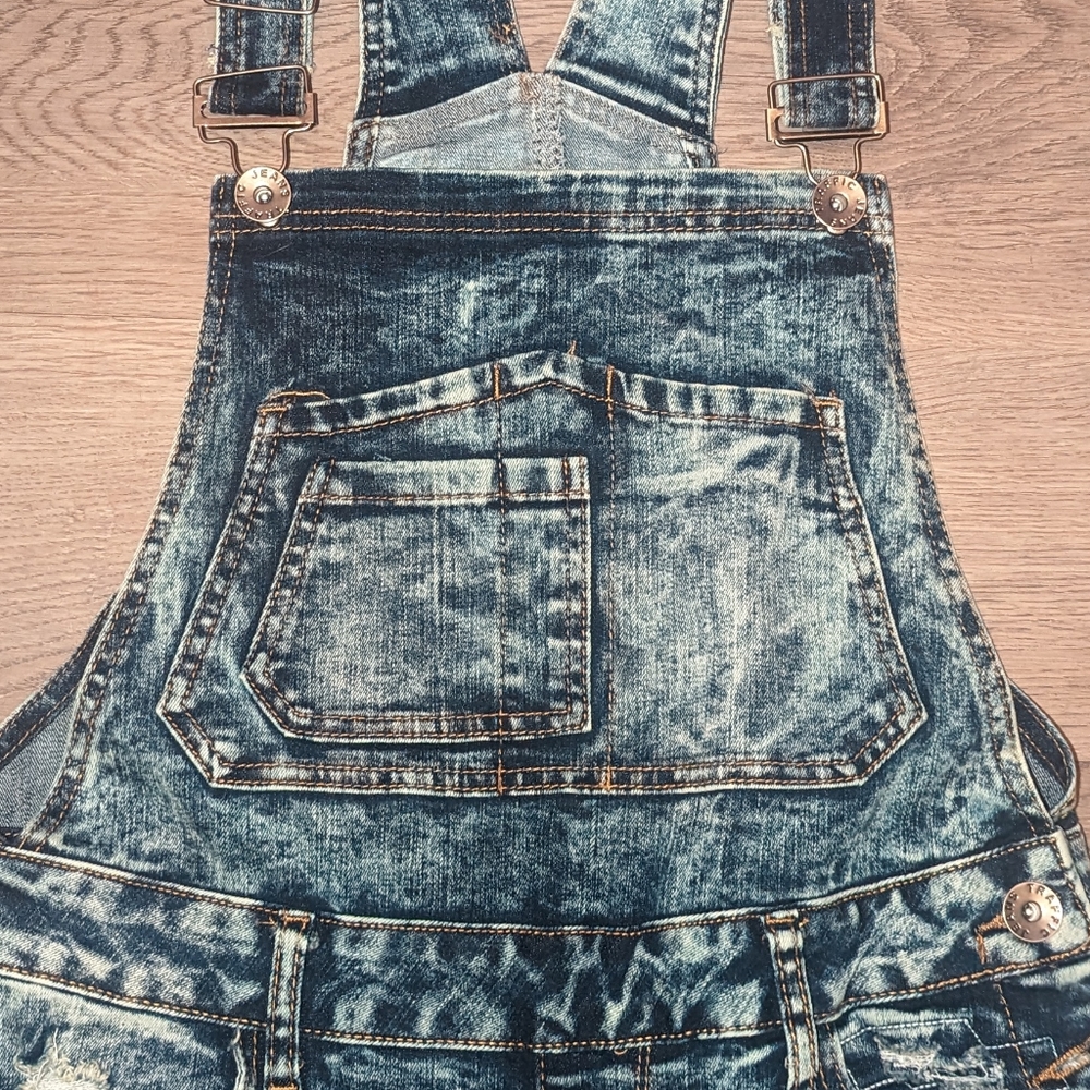 Fashion Bib Overall Shorts - Picture 3 of 9